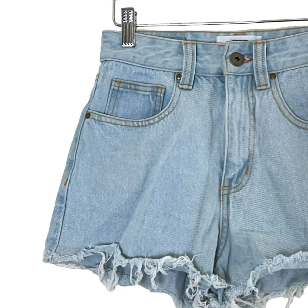 Cotton On | Light wash denim high rise mom short cut off jean shorts siz…